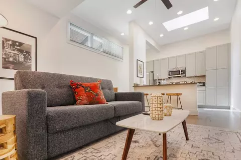 127 Carondelet St, New Orleans, LA 70130