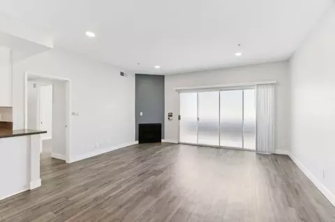 7057 Lanewood Ave, Los Angeles, CA 90028