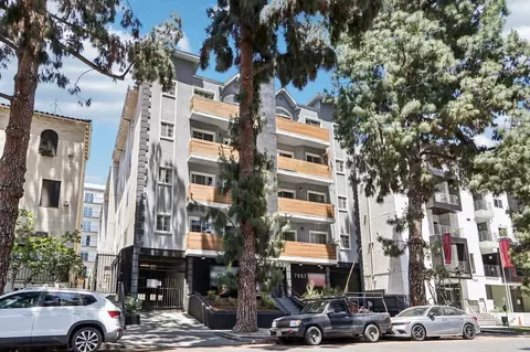 7057 Lanewood Ave, Los Angeles, CA 90028