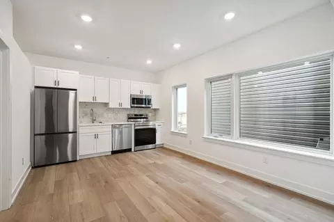 901 Leland St, Philadelphia, PA 19130