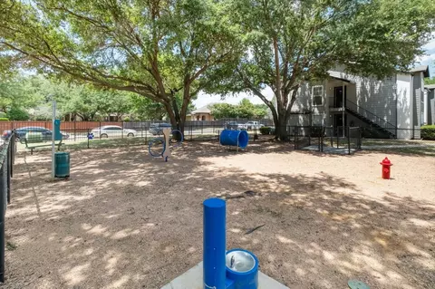 1615 Stoneleigh Ct, Arlington, TX 76011 photo 114