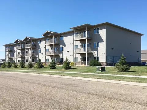 2200 33rd St NW, Minot, ND 58703 photo 9
