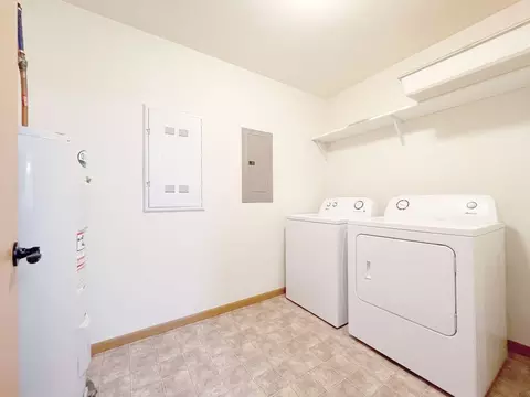 2200 33rd St NW, Minot, ND 58703 photo 5
