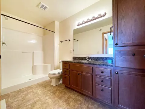 2200 33rd St NW, Minot, ND 58703 photo 27