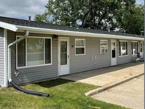 600 Maple St, Minot, ND 58701