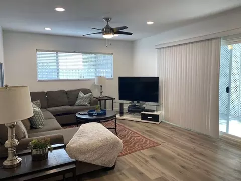 415 N Oakhurst Dr, Beverly Hills, CA 90210