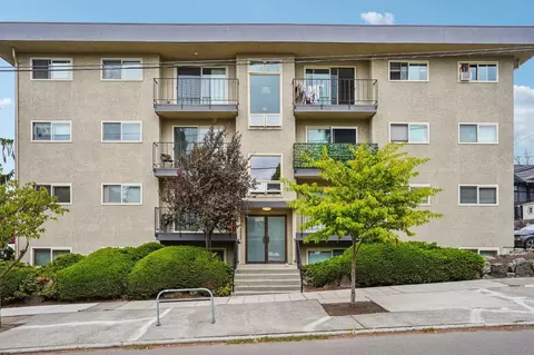 5204 15th Ave NE, Seattle, WA 98105