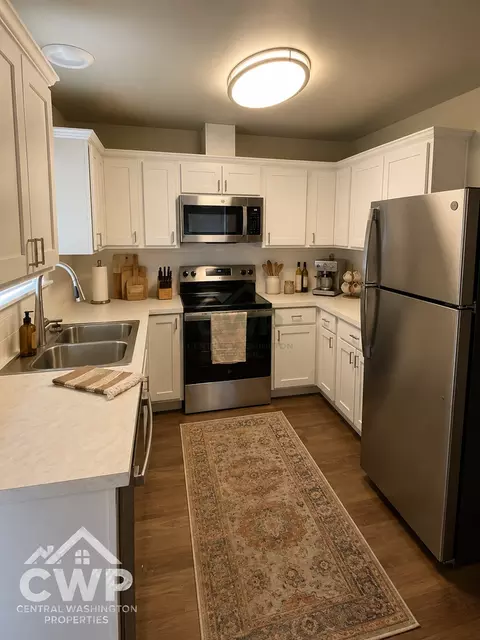 3417 Cascade Loop, Yakima, WA 98902 photo 2