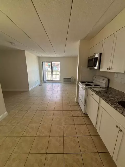 40 Cochituate Rd, Framingham, MA 01701