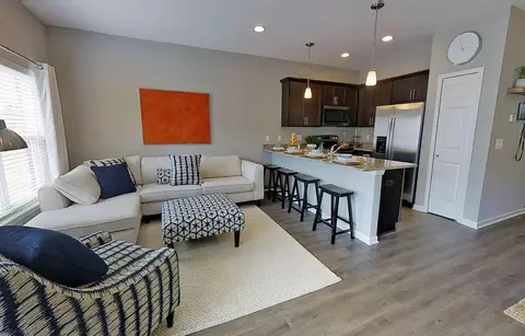 3331 Antigua Dr, Auburn Hills, MI 48326
