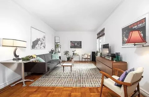 4130 46th St, New York, NY 11104
