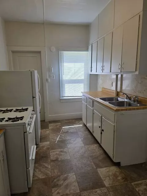 1106 N Michigan St, Elkhart, IN 46514