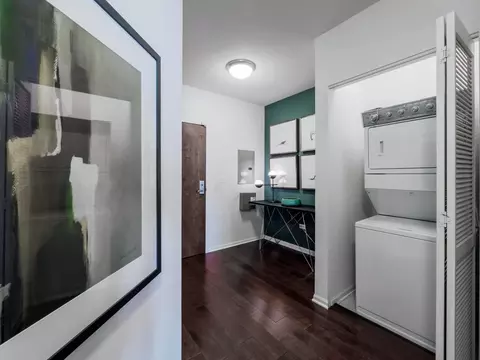 8 E 9th St, Chicago, IL 60605 photo 3