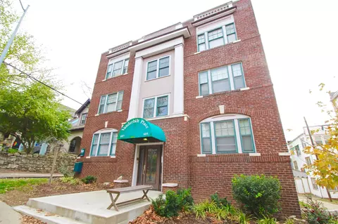 605 E 42nd St, Kansas City, MO 64110