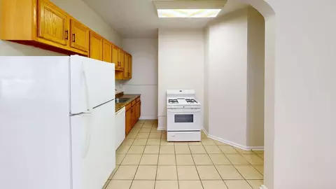 2566 Kemper Rd, Shaker Heights, OH 44120