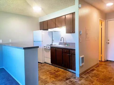 17455 SE Washington Ct, Portland, OR 97233