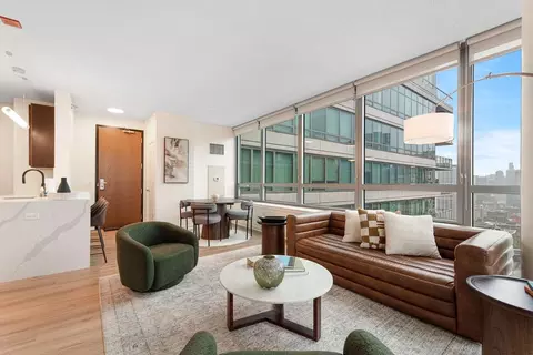 716 W Kinzie St, Chicago, IL 60654