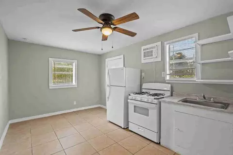 311 9th St N, Texas City, TX 77590