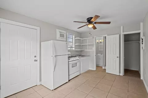 311 9th St N, Texas City, TX 77590