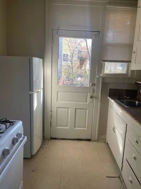 2902 N High St, Columbus, OH 43202