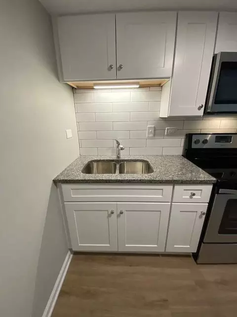 315 W Kimbell Ave, Elmhurst, IL 60126