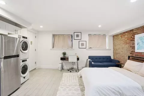 200 E 11th St, New York, NY 10003