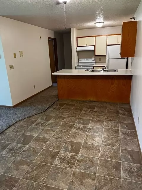 1060 7th St SE, St. Cloud, MN 56304