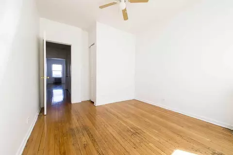 7440 S Phillips Ave, Chicago, IL 60649 photo 5
