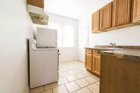 7440 S Phillips Ave, Chicago, IL 60649 photo 17