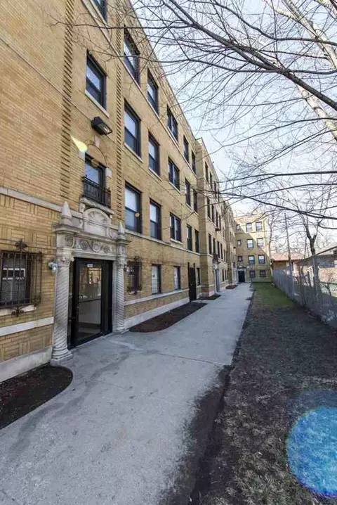 7440 S Phillips Ave, Chicago, IL 60649 photo 13