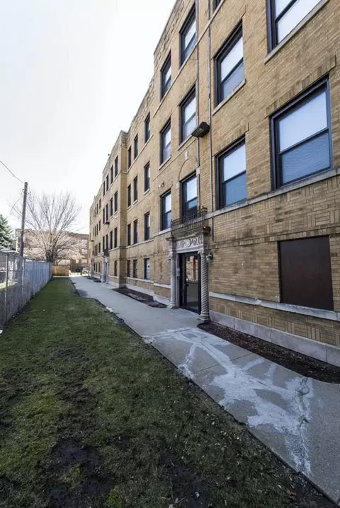 7440 S Phillips Ave, Chicago, IL 60649 photo 10