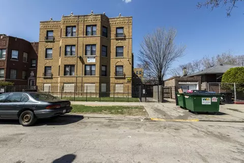 7440 S Phillips Ave, Chicago, IL 60649 photo 7