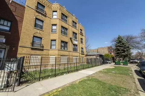 7440 S Phillips Ave, Chicago, IL 60649 photo 8
