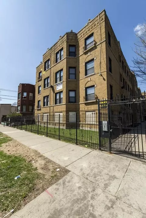7440 S Phillips Ave, Chicago, IL 60649 photo 14