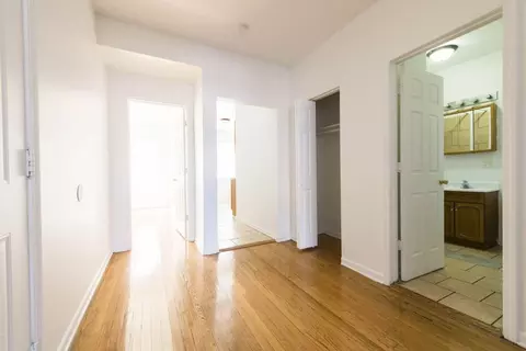 7440 S Phillips Ave, Chicago, IL 60649 photo 16