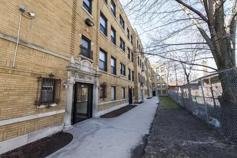 7440 S Phillips Ave, Chicago, IL 60649 photo 12