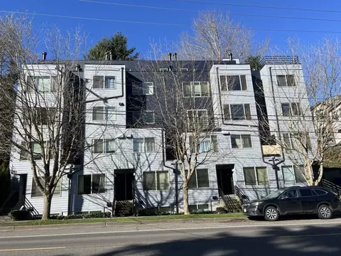 2207 W Raye St, Seattle, WA 98199