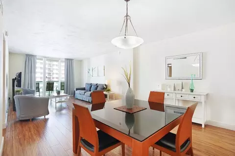 S Ocean Dr, Hollywood, FL 33019