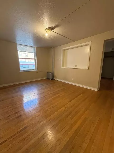 115 W Olympic Pl, Seattle, WA 98119