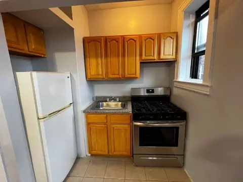 68 Van Reypen St, Jersey City, NJ 07306