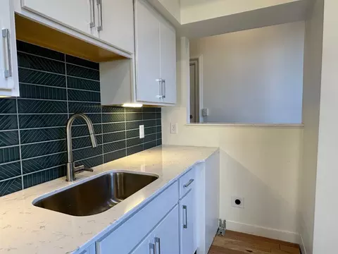 1329 Main St, Cincinnati, OH 45202 photo 3