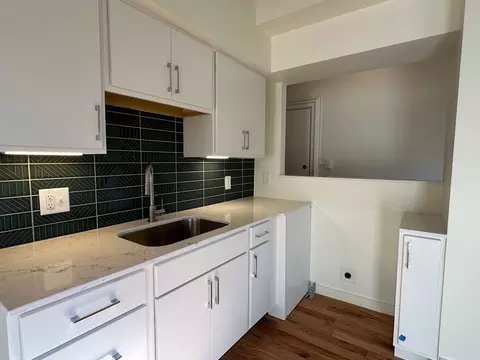 1329 Main St, Cincinnati, OH 45202 photo 2