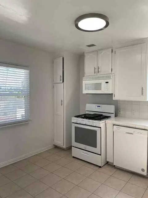 232 S Harvard Blvd, Los Angeles, CA 90004