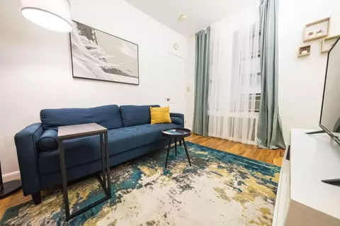 E 75th St, New York, NY 10021