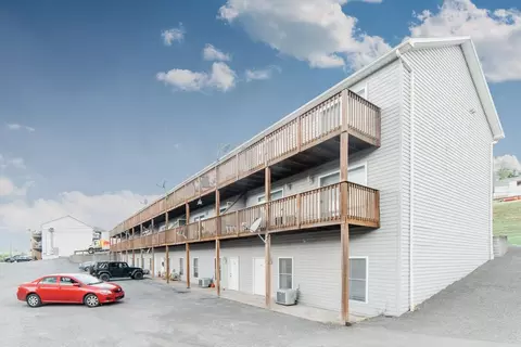 100 Pinnacle Height Dr, Morgantown, WV 26505