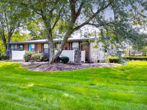 Dover Rd, Springfield, OH 45504