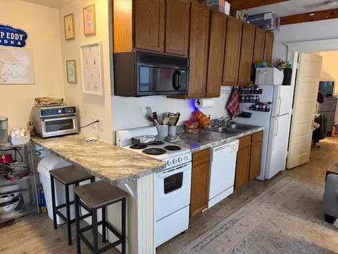 137 Langdon St, Madison, WI 53703