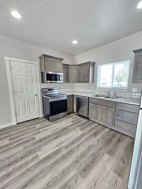 1011 Pirate Cove Dr, Payette, ID 83661