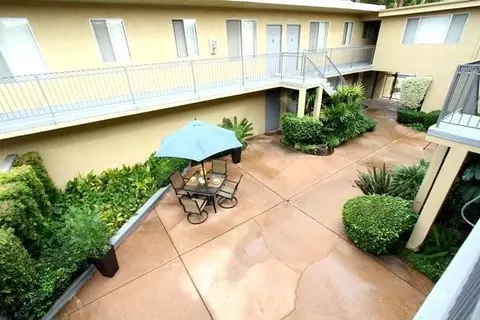 4565 Hazeltine Ave, Los Angeles, CA 91423