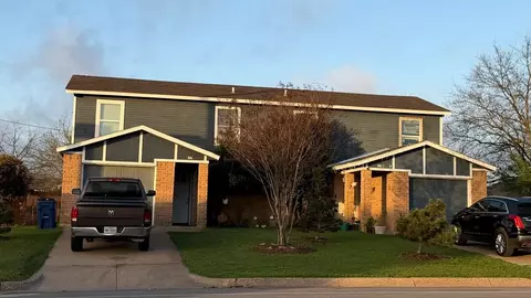 1017 NW Summercrest Blvd, Burleson, TX 76028